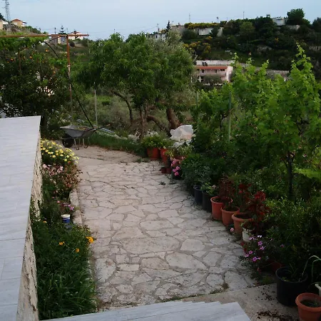 بيت ضيافة Belvedere Adriatica 4*